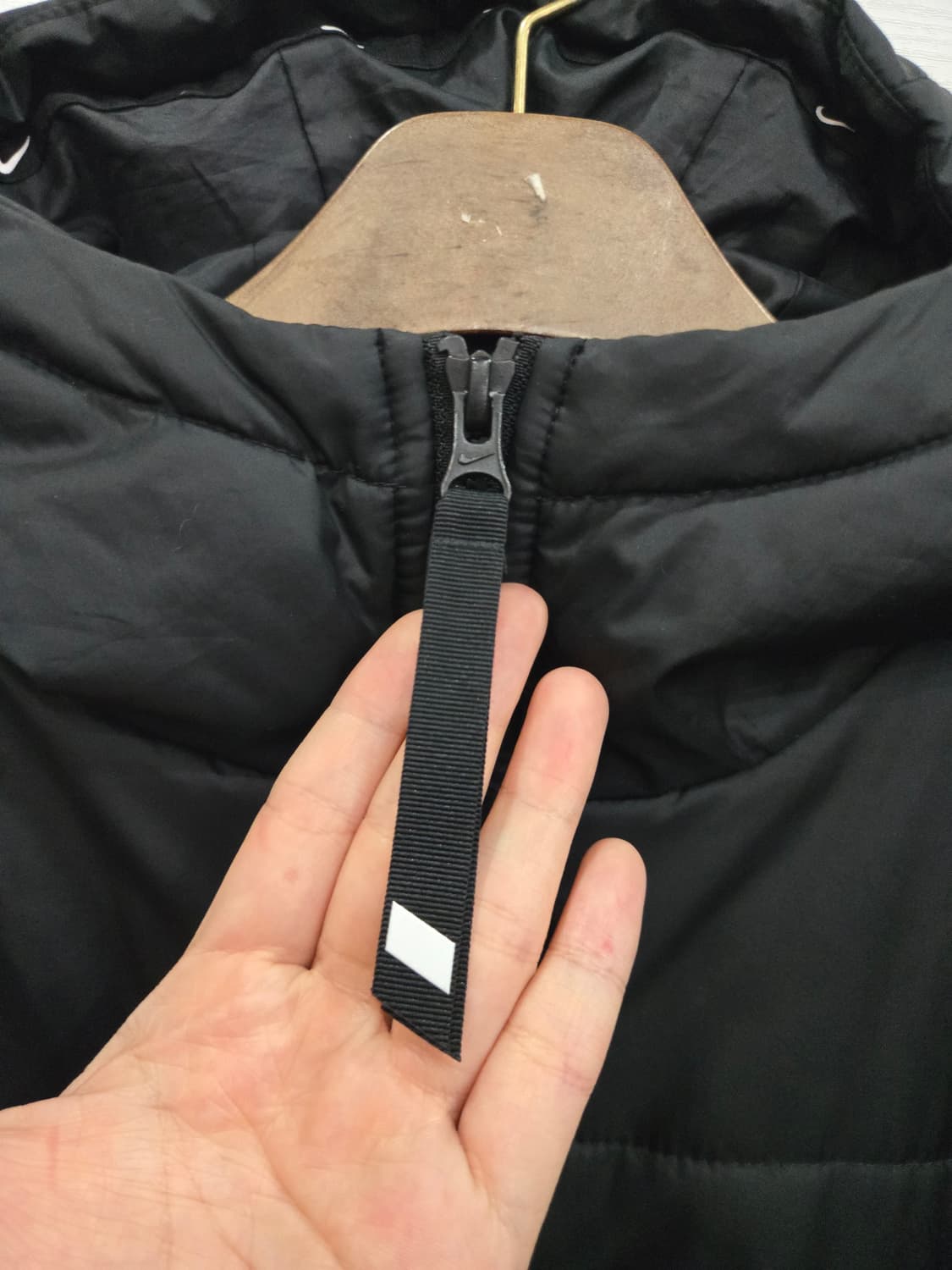 100,L)) NIKE 나이키 블랙 패딩! 뒷면 빅로고! 상태 굿굿굿!~ 상품이미지3