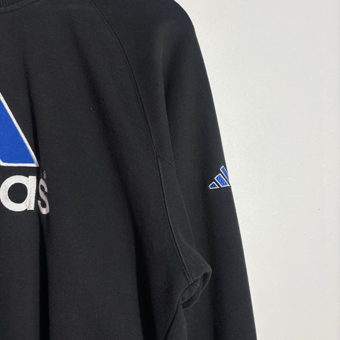 아디다스 블랙 로고 맨투맨 (무료배송) 상품이미지3