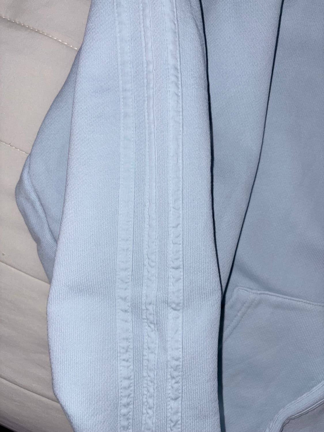 아디다스 x 마크곤잘레스 콜라보 시나모롤 스카이블루 후드티 상품이미지4