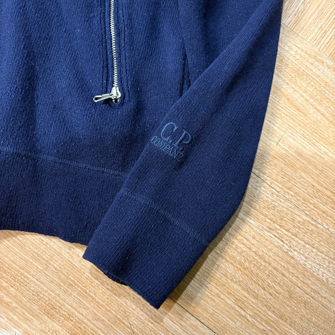 씨피컴퍼니 네이비 고글 3 투웨이 지퍼 후디 자켓 상품이미지4