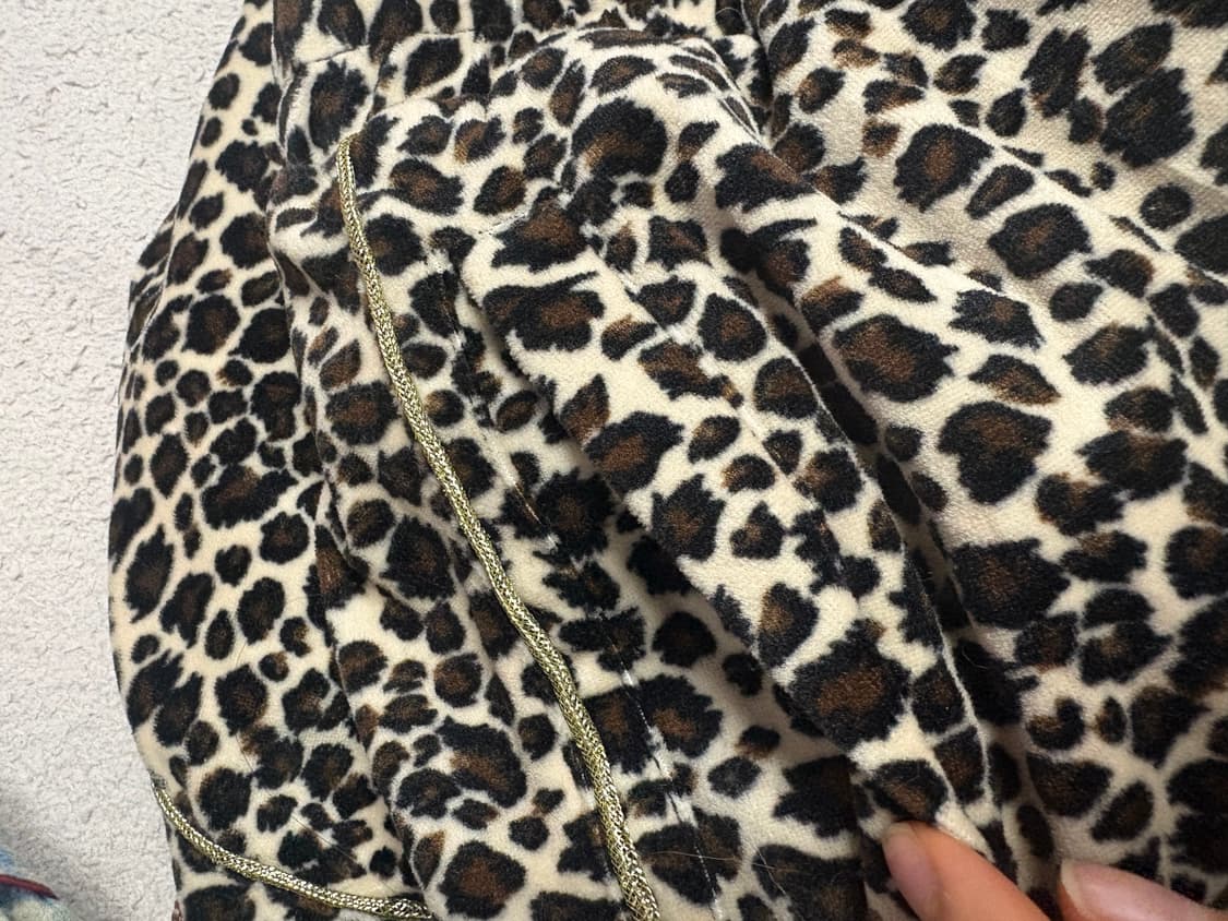 벨벳 레오파드 호피 론즈데일 대장급 사자로고 골드자수 포인트 y2k팬츠 상품이미지9