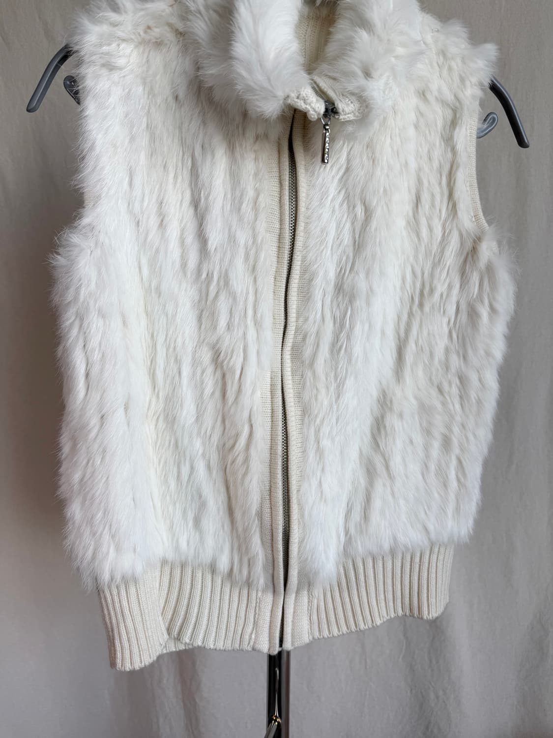 래빗 퍼 집업 베스트 상품이미지3