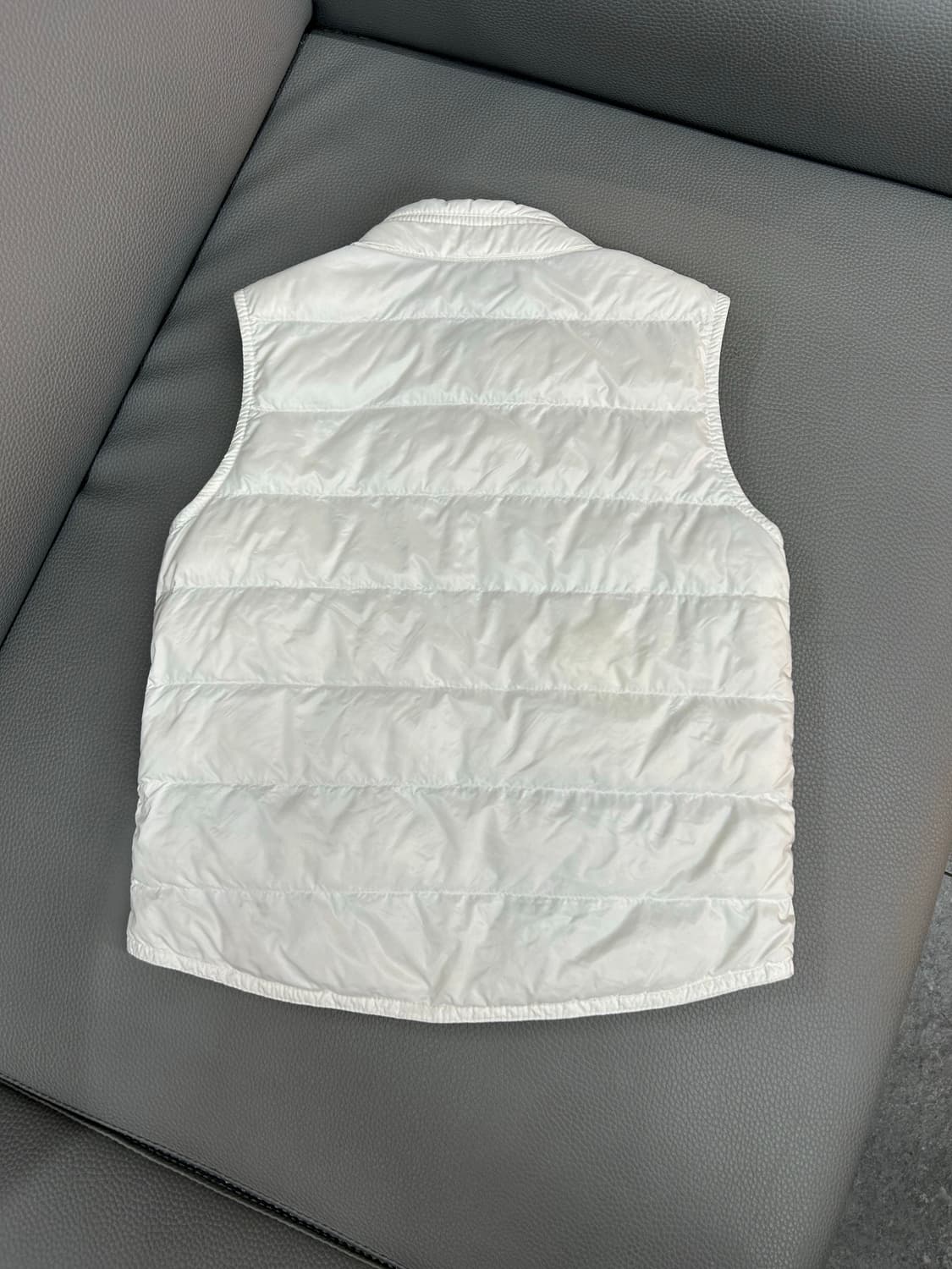 몽클레어 정품 GUI 키즈 화이트 조끼패딩(5세) 상품이미지5