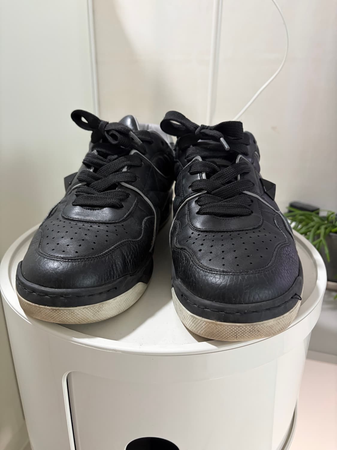 발렌티노 원스터드 스니커 270입니다 상품이미지2