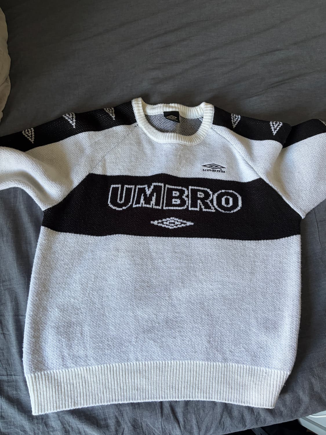 엄브로 x 프릭스스토어 별주 콜라보 니트 화이트 L 상품이미지1