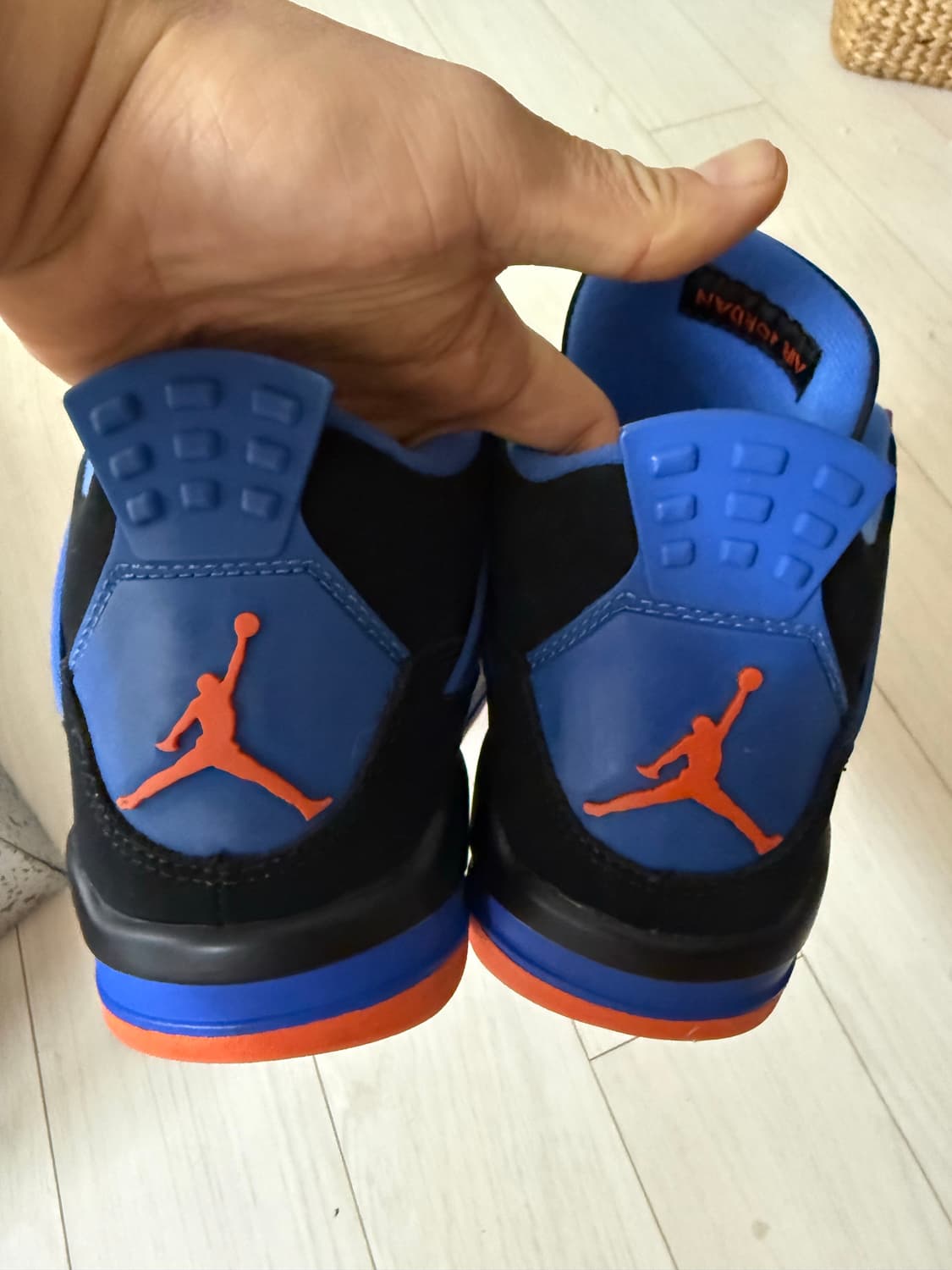 Jordan4 Cavs 275 상품이미지7