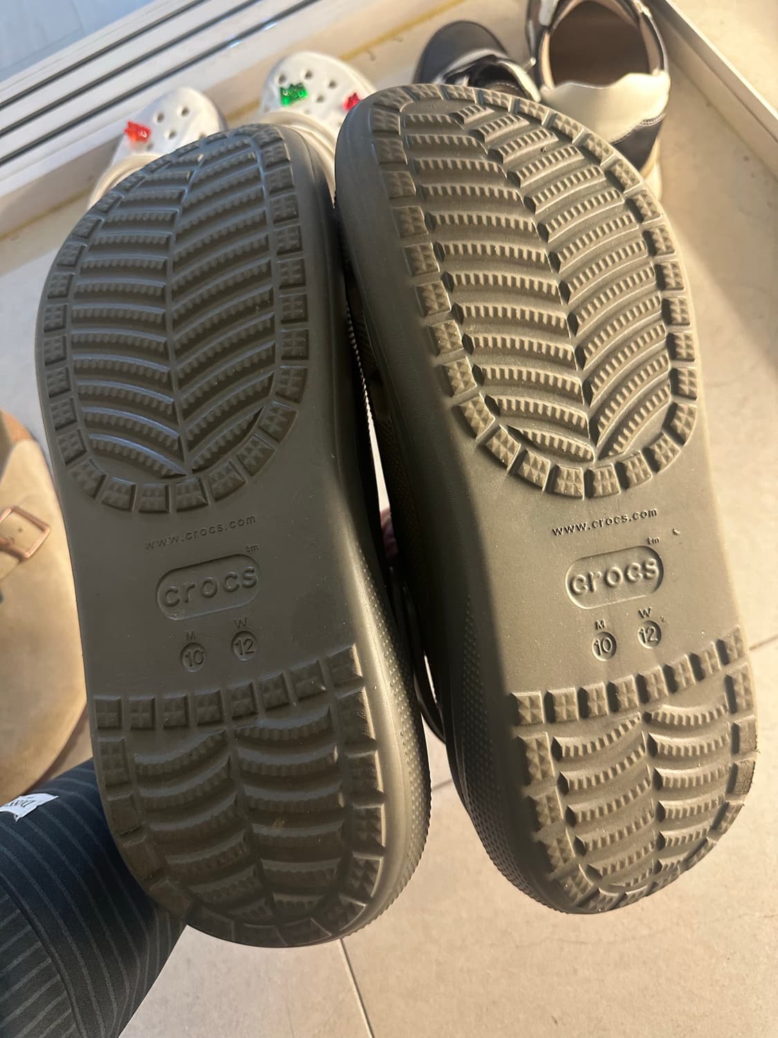 크록스 크러쉬 클로그 더스티 올리브 280 상품이미지3