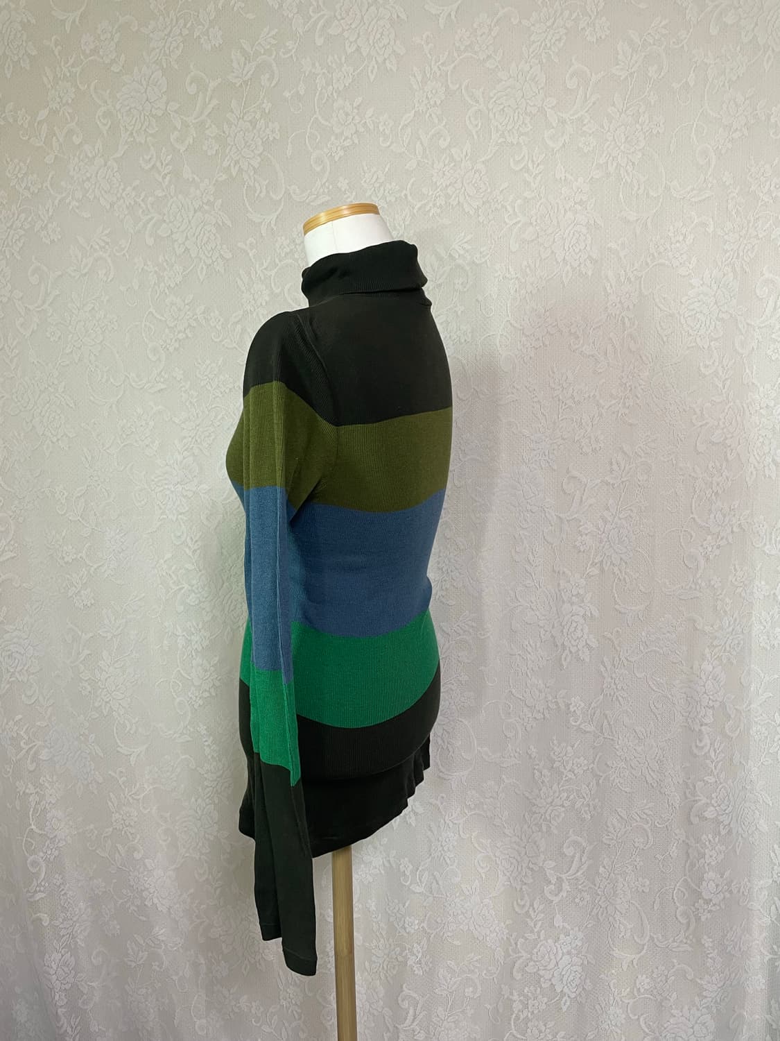 컬러 배색 터틀넥 티 상품이미지3