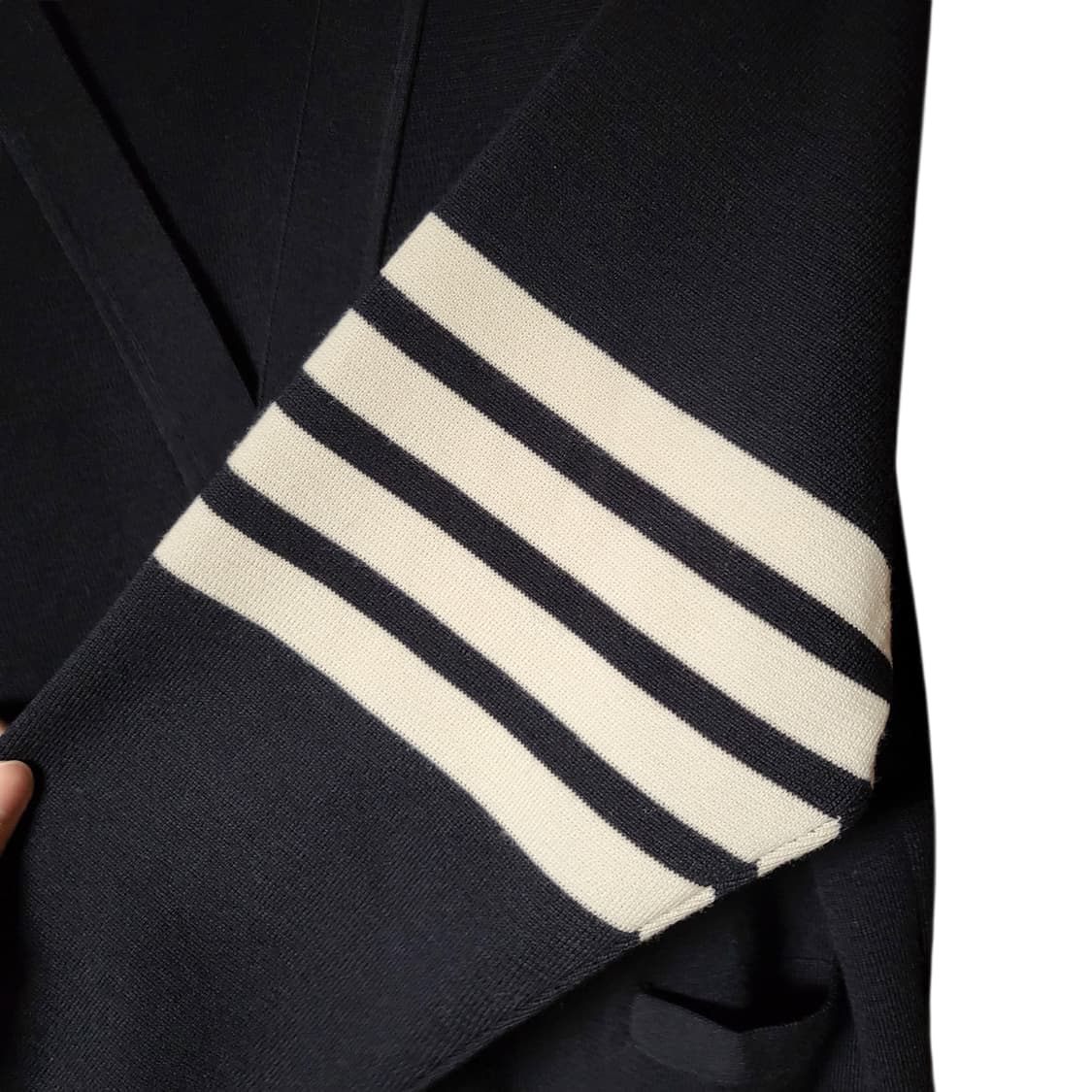 [정품] Thom Browne 톰브라운 밀라노 스티치 4-바 가디건 (N 상품이미지3