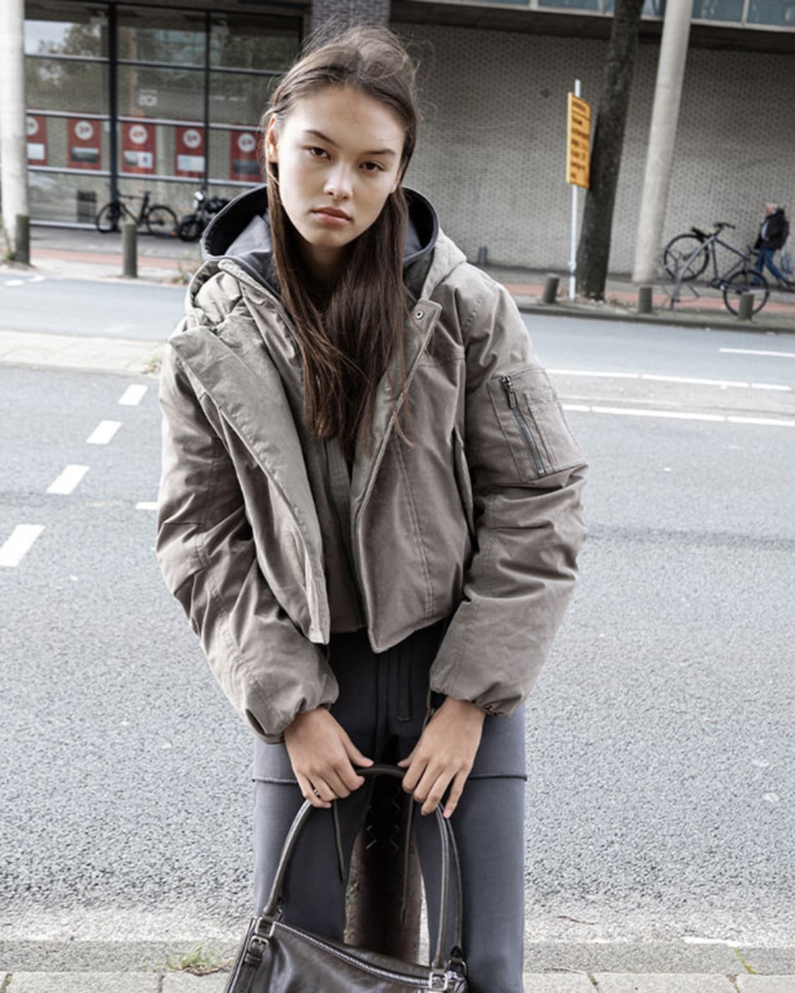 마뗑킴 레이어드 후디 봄버 다운 점퍼 라이트 카키  상품이미지2