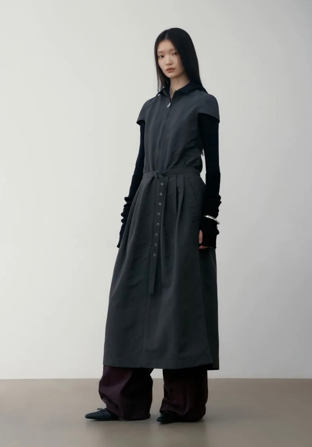 로우클래식 나일론 하이넥 원피스 차콜 상품이미지2