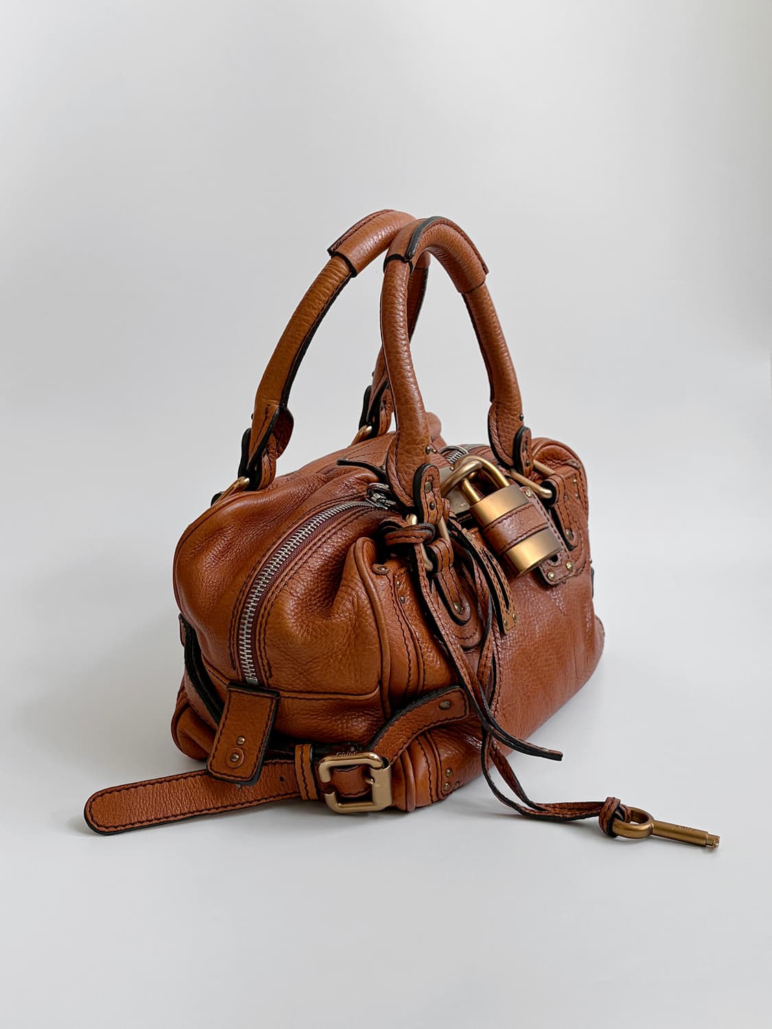 끌로에 패딩턴백 판매합니다. 상품이미지3