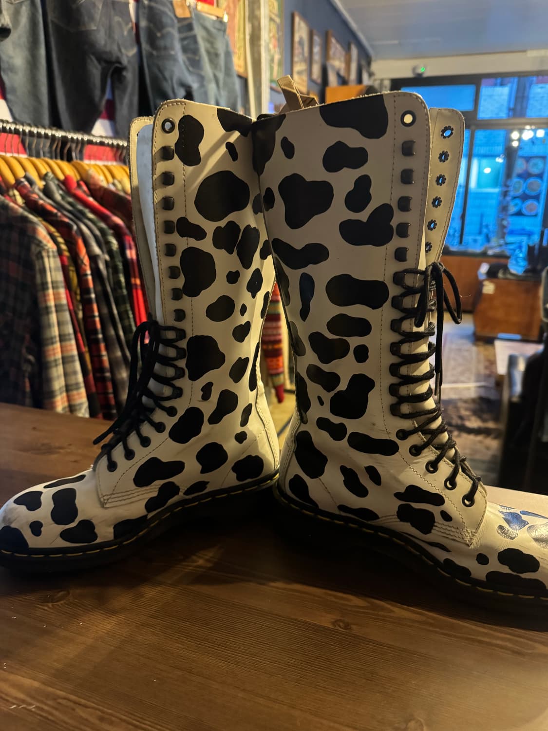 닥터마틴 cow pattern Customization 상품이미지1