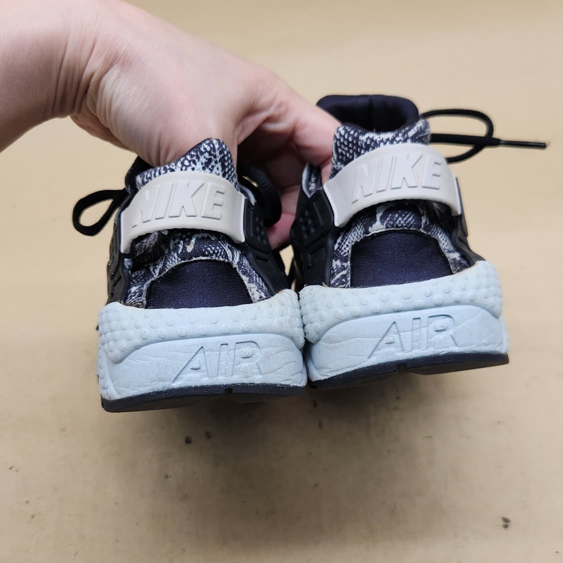 나이키 허라취 런 여성운동화 실사이즈 230 상품이미지4