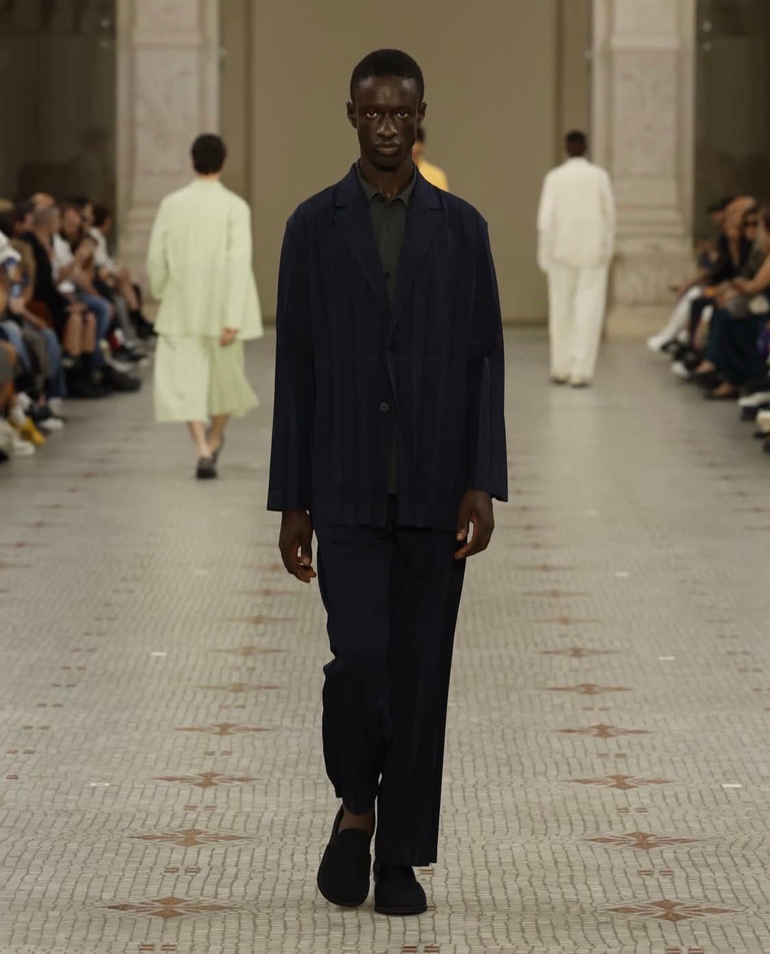 [2,1] 옴므플리세 엣지앙상블 셋업 팝니다 상품이미지2