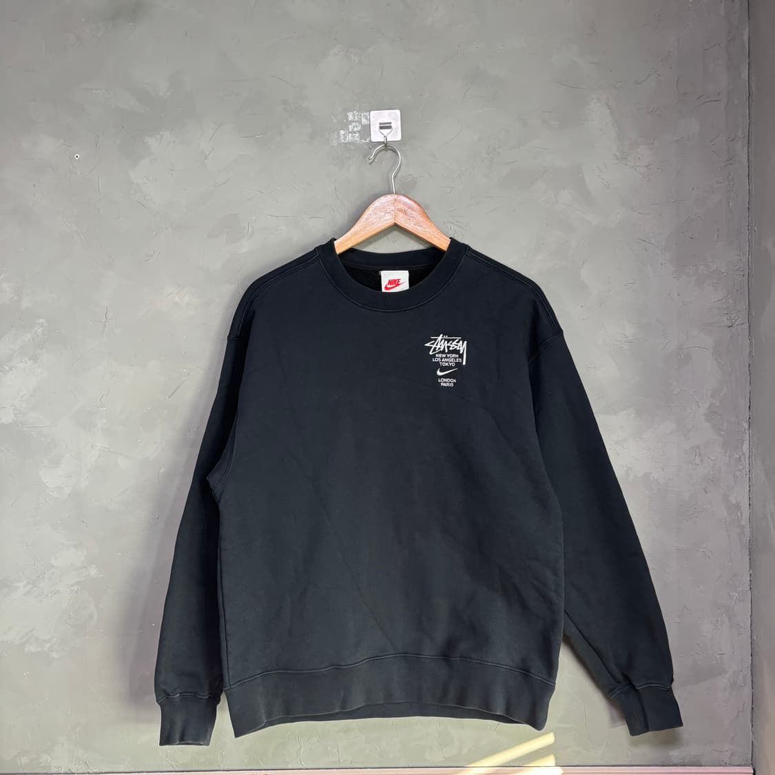 나이키 x 스투시 NRG ZR 맨투맨 블랙 상품이미지1