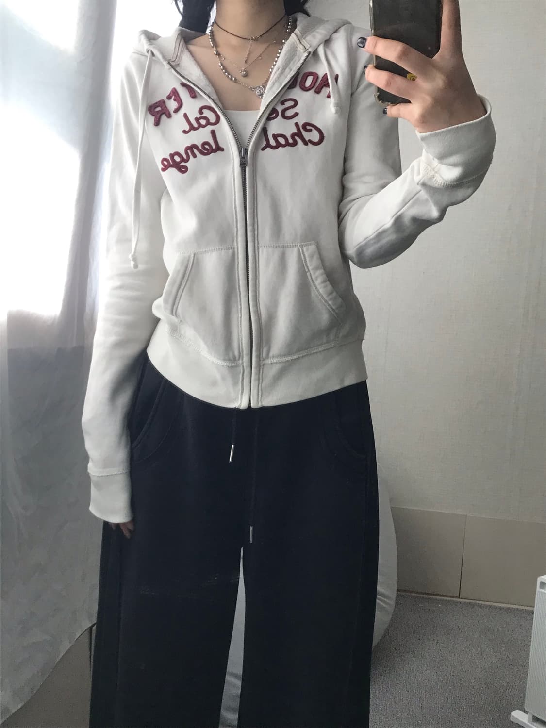 홀리스터 화이트 버건디 딱붙핏 후드집업 상품이미지2