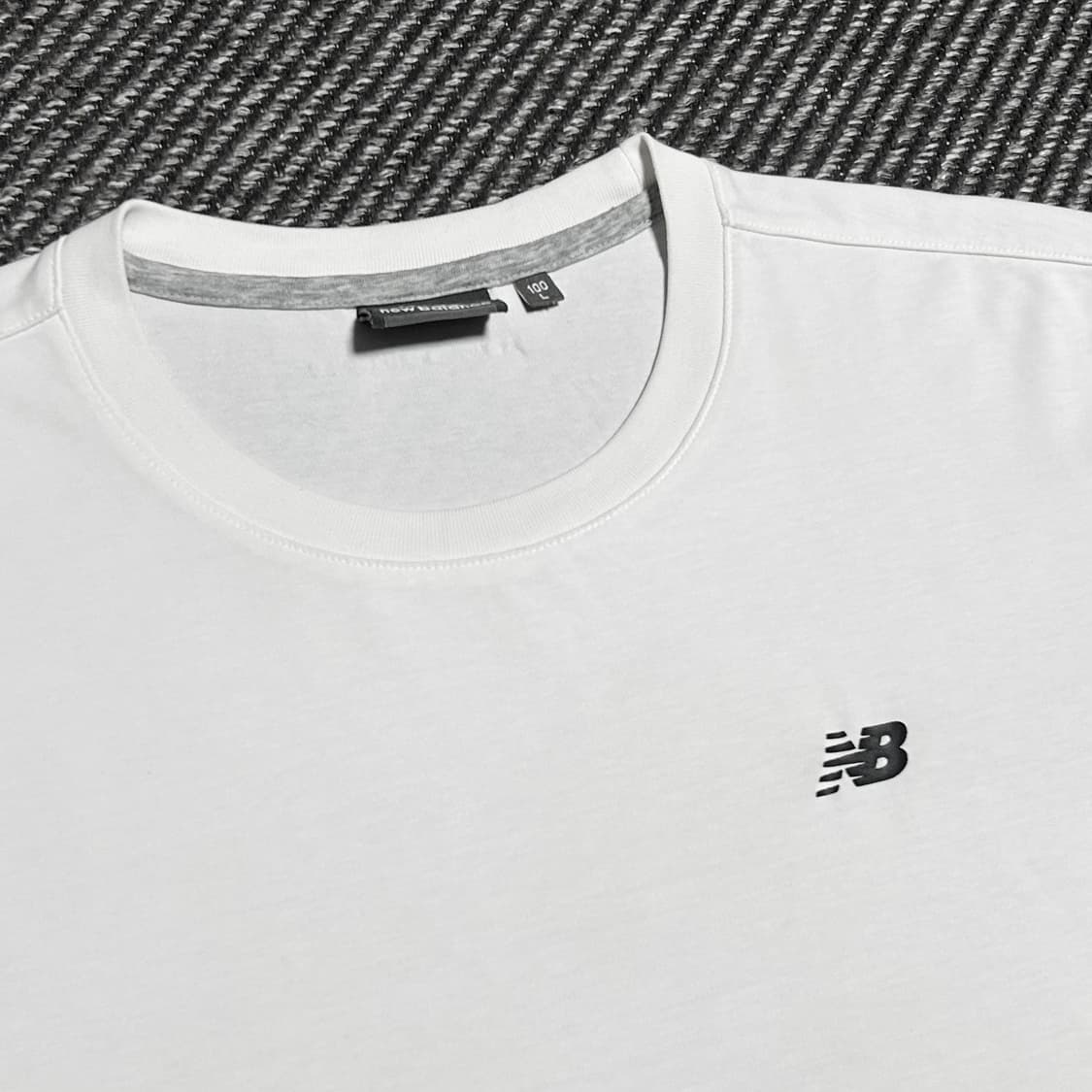 [L] Newbalance 뉴발란스 화이트 라운드 티셔츠 상품이미지3