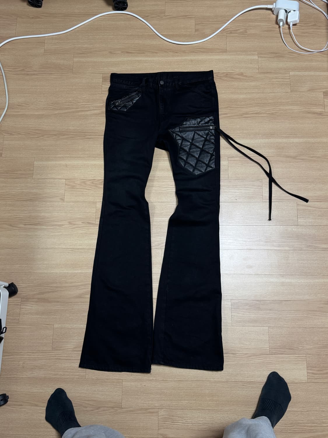 에모스탠스클럽 레더패치 플레어진 초판 1사이즈 상품이미지1