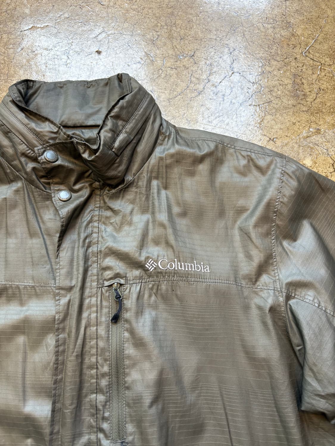 컬럼비아 올리브 나일론 바람막이 재킷 상품이미지2