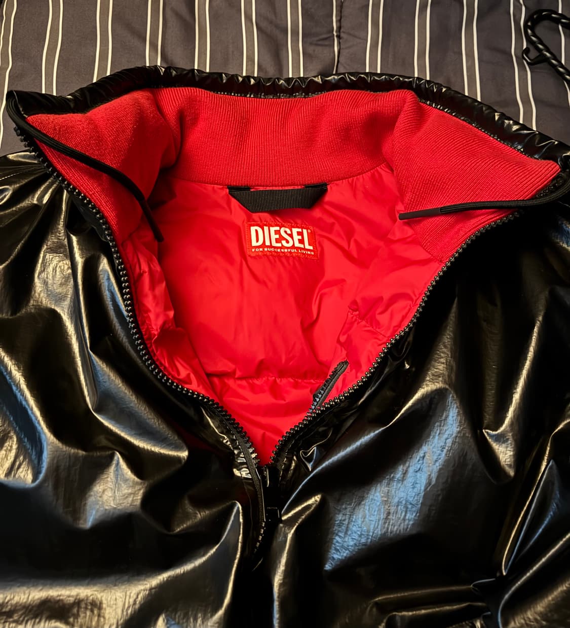 남성 W 쥬피트 맥시 로고 패딩 재킷 - 블랙  상품이미지3