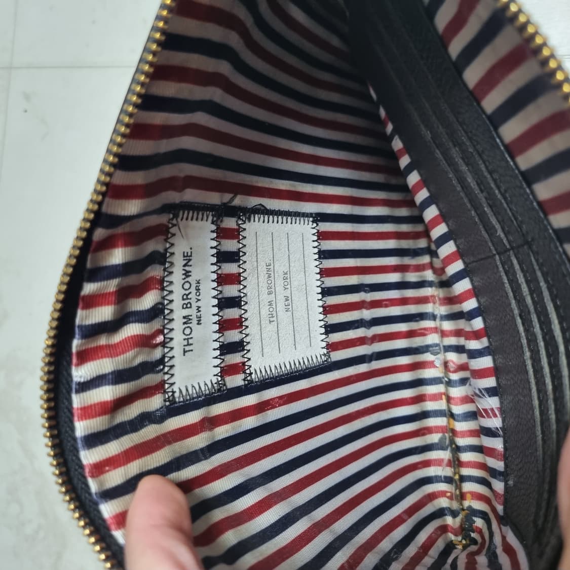 톰브라운 블랙 레더 파우치 상품이미지3