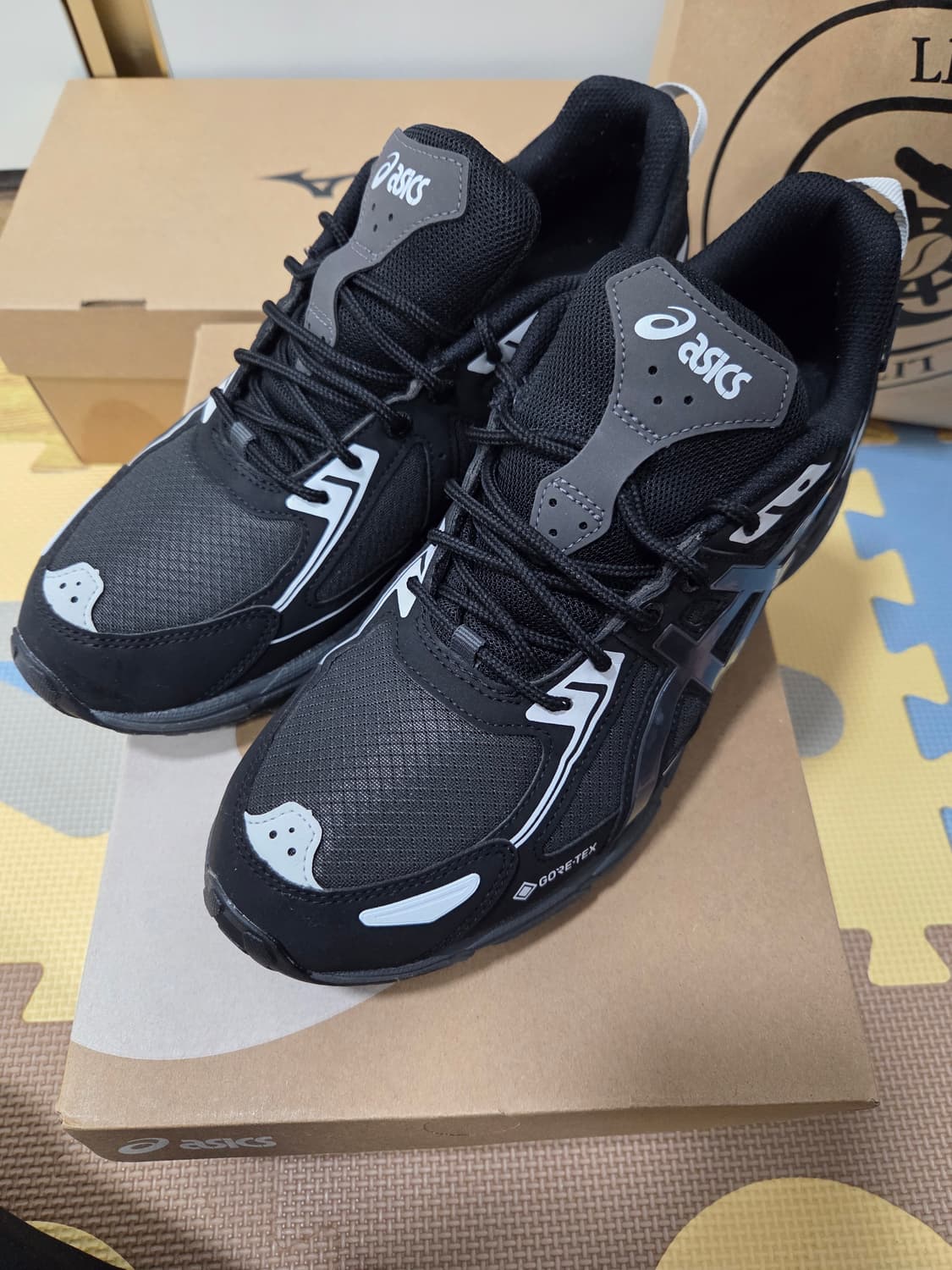 아식스 젤벤쳐 6 고어텍스 GTX 옵시디언 그레이 블랙 상품이미지1