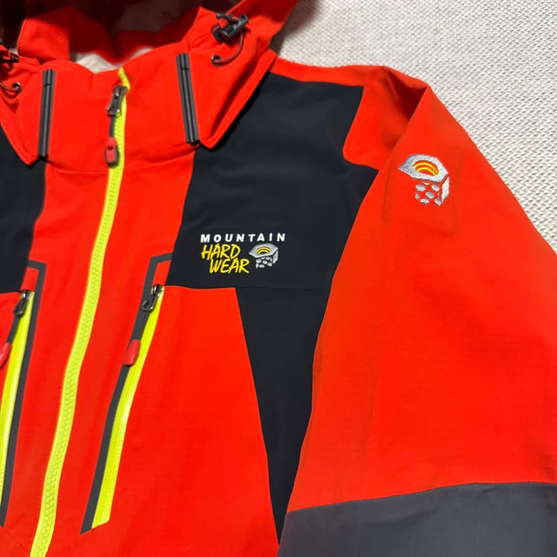 마운틴하드웨어 DRY.Q 바람막이 자켓 상품이미지2