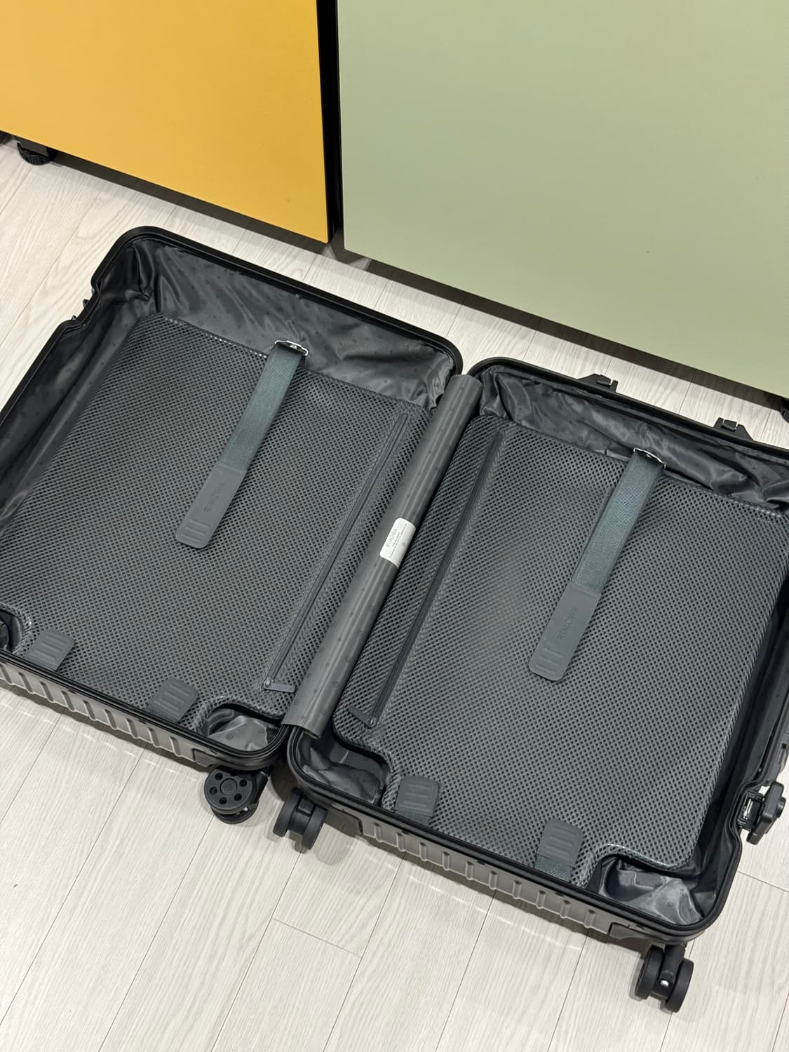 리모와 오리지널 블랙 캐빈플러스 상품이미지5