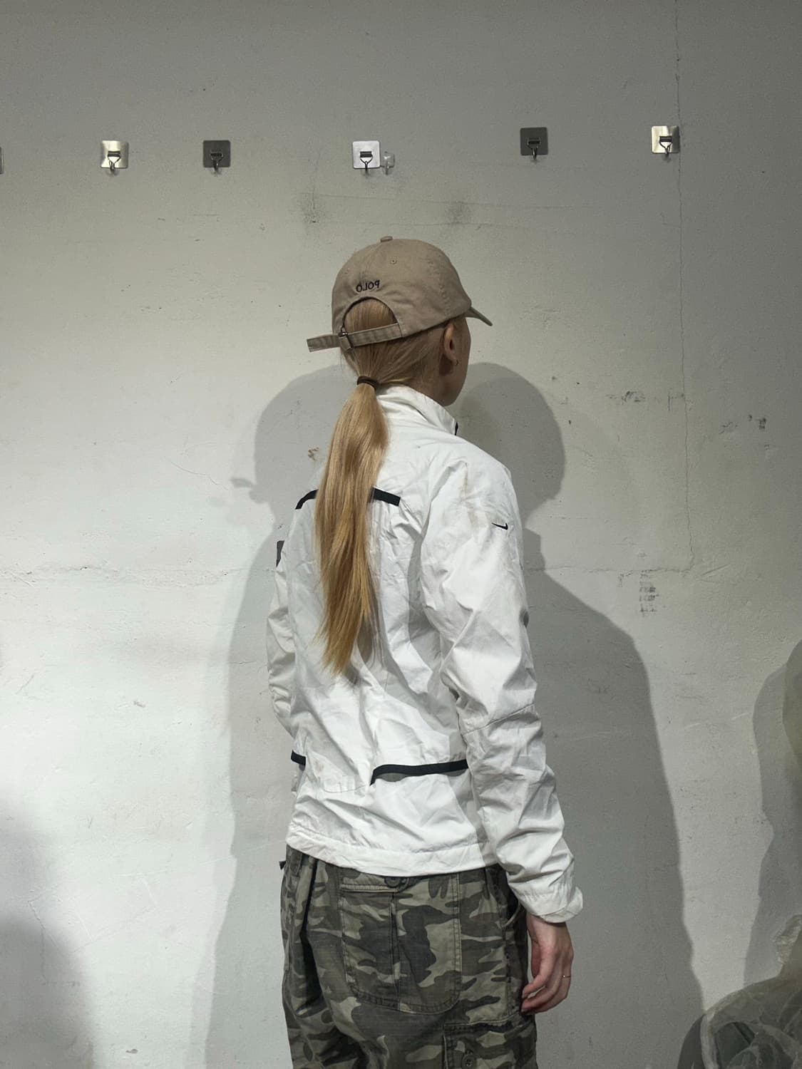 나이키 화이트 등산용 런닝 바람막이 자켓 S 상품이미지3