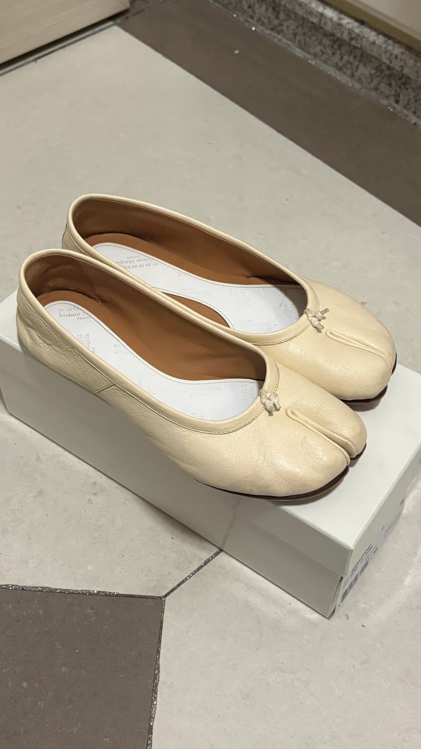 메종마르지엘라 타비 플랫 발레리나 슈즈 아이보리 상품이미지1