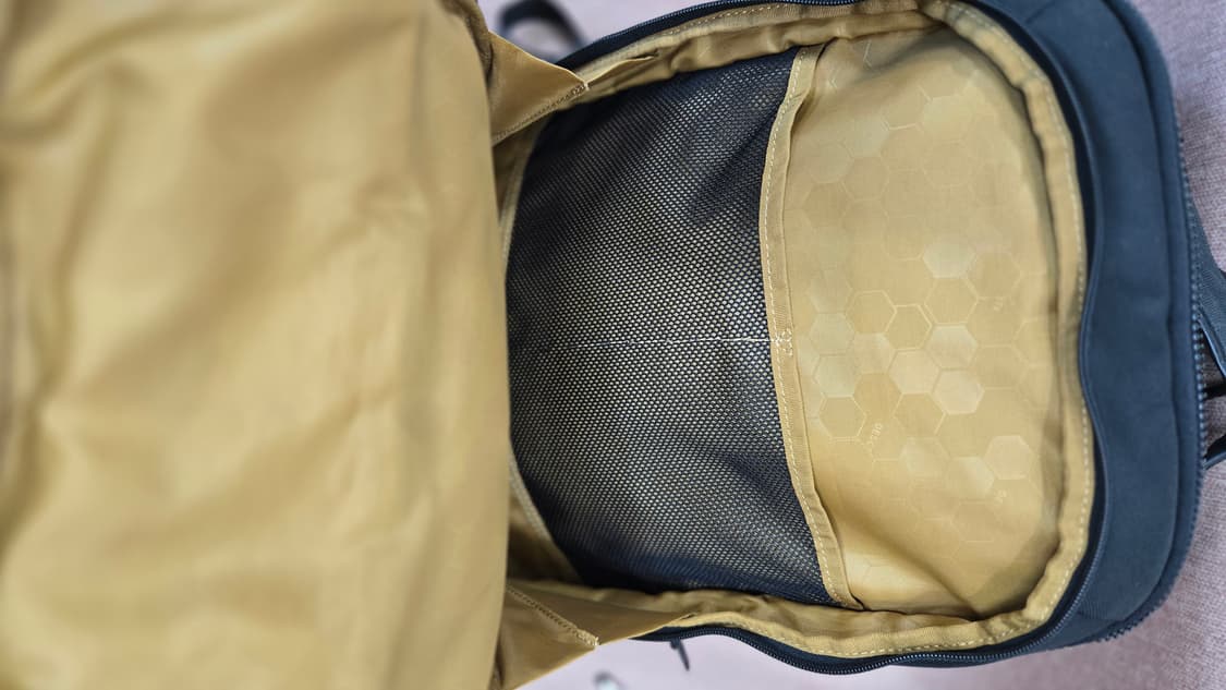 데상트 - 커먼 라이트 백팩 상품이미지7