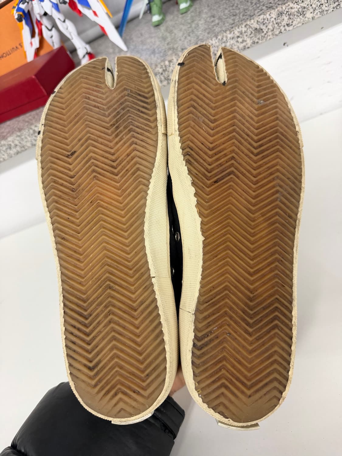 정품) 메종마르지엘라 타비 스니커즈 43 상품이미지10