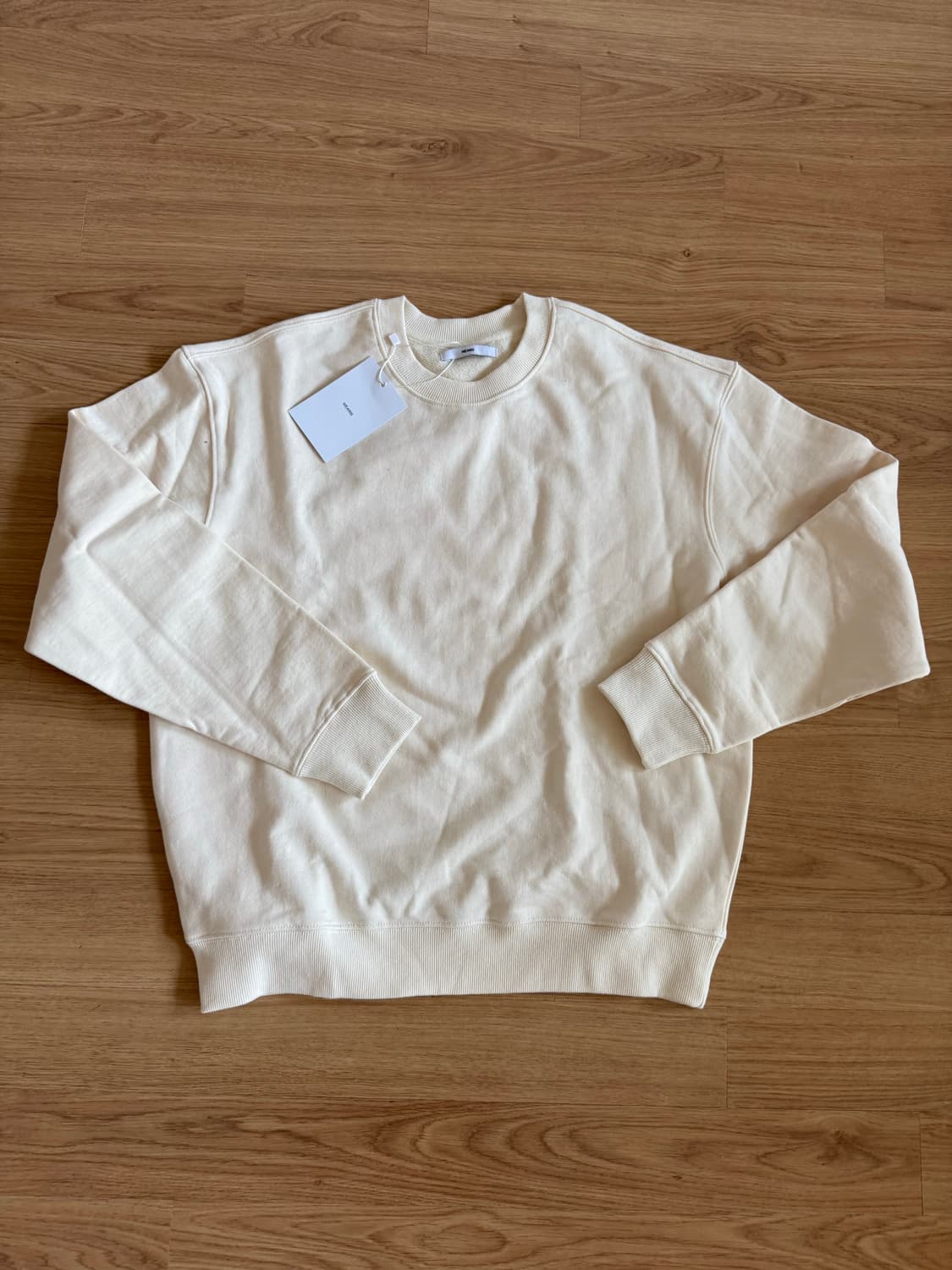 Wearis 웨어리즈 아이보리 오버핏 맨투맨 새상품 상품이미지1