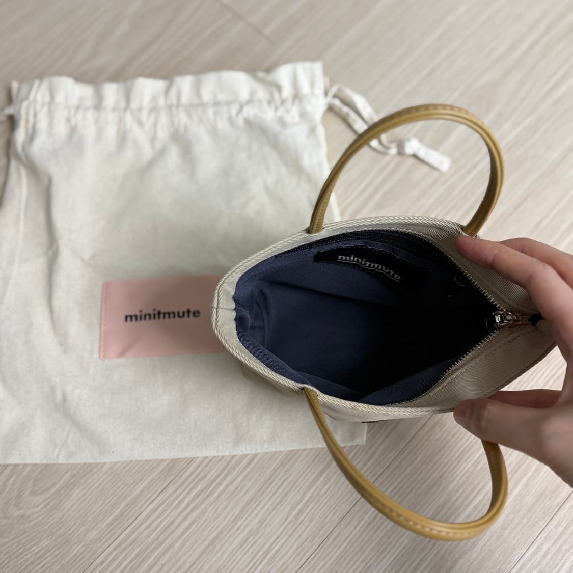 미닛뮤트 minitmute 클로 미니백 모카베이지 상품이미지7