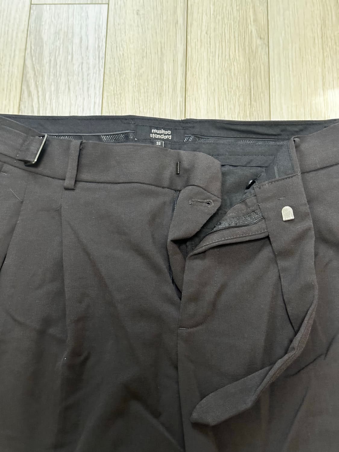 무신사 스탠다드 테이퍼드 구르카 팬츠 그레이 상품이미지2