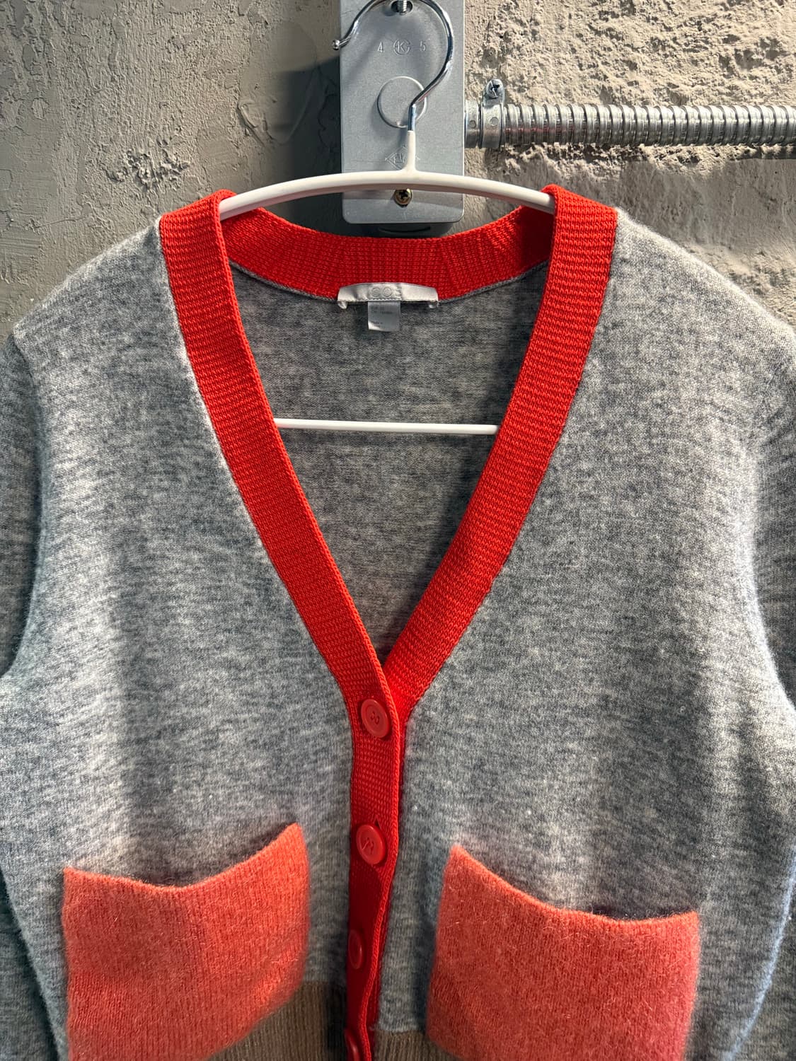 코스 COS 배색 울 니트 가디건 그레이 레드 XS 상품이미지4