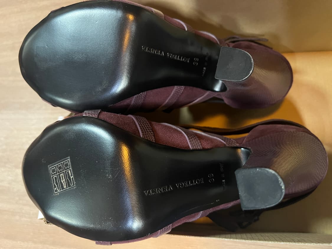 보테가 베네타 버건디 스웨이드 샌들힐 39사이즈 상품이미지4