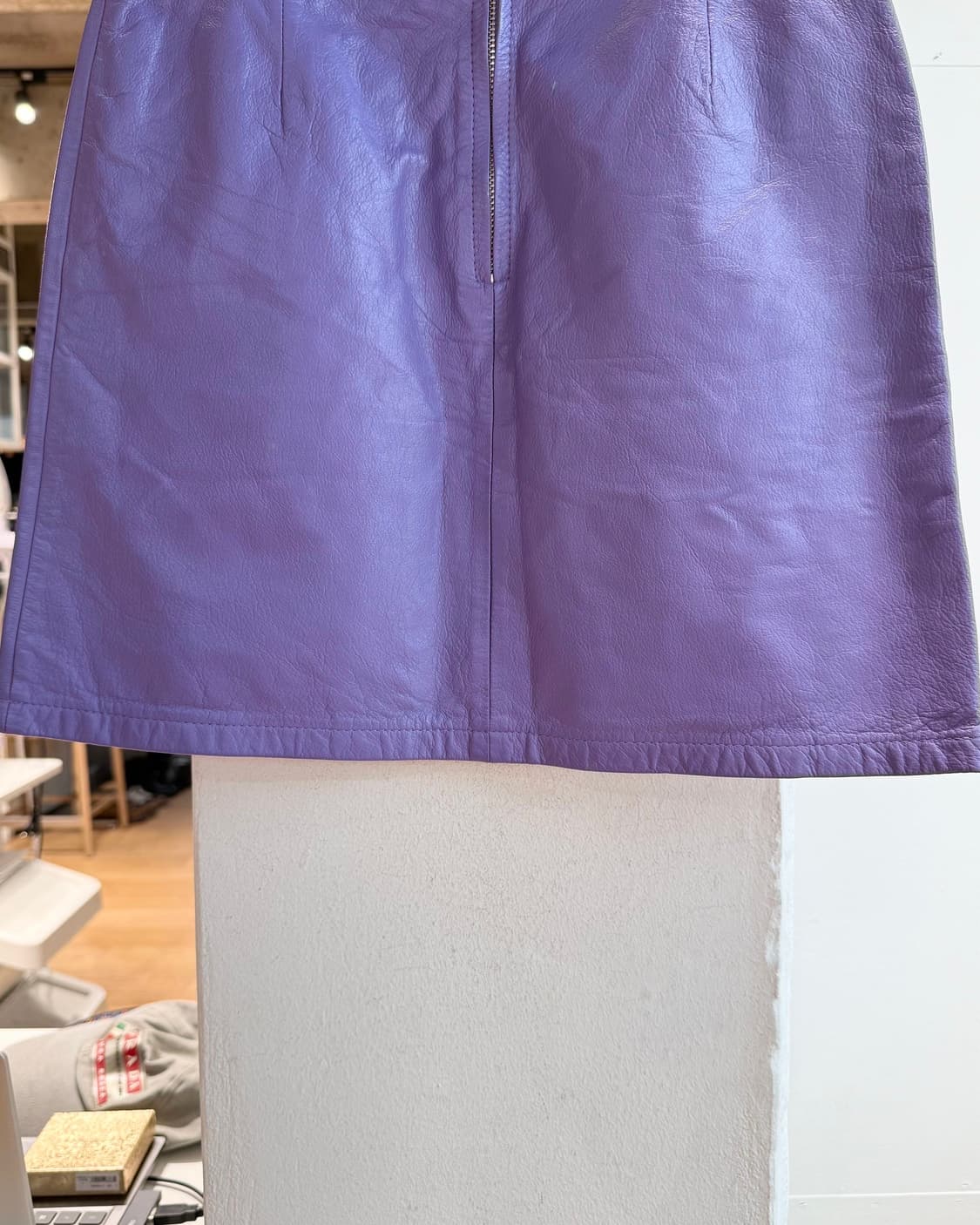 쿠레쥬 퍼플 레더 미니스커트  상품이미지4