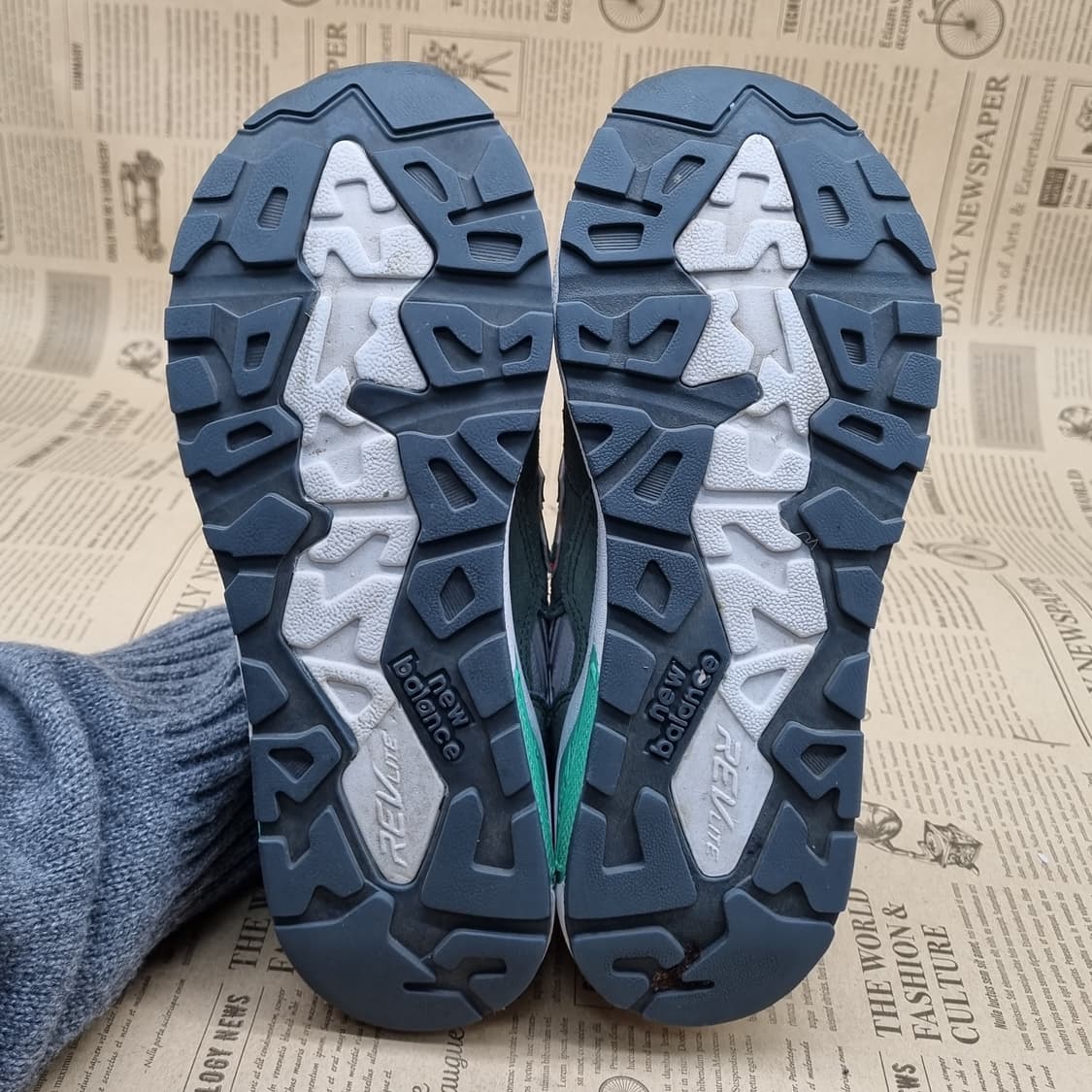 뉴발란스580 여성운동화240  상품이미지3