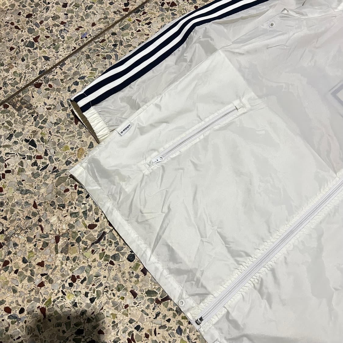 아디다스(ADIDAS) 트림디히 화이트 빅로고 바람막이 자켓  상품이미지3