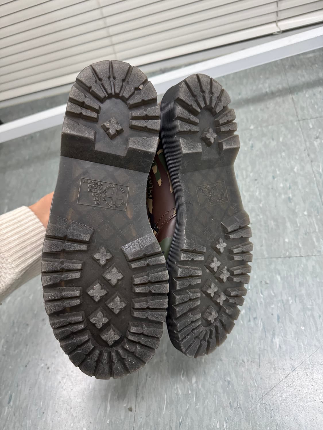 팔라스 닥터마틴 카모 275사이즈 상품이미지4