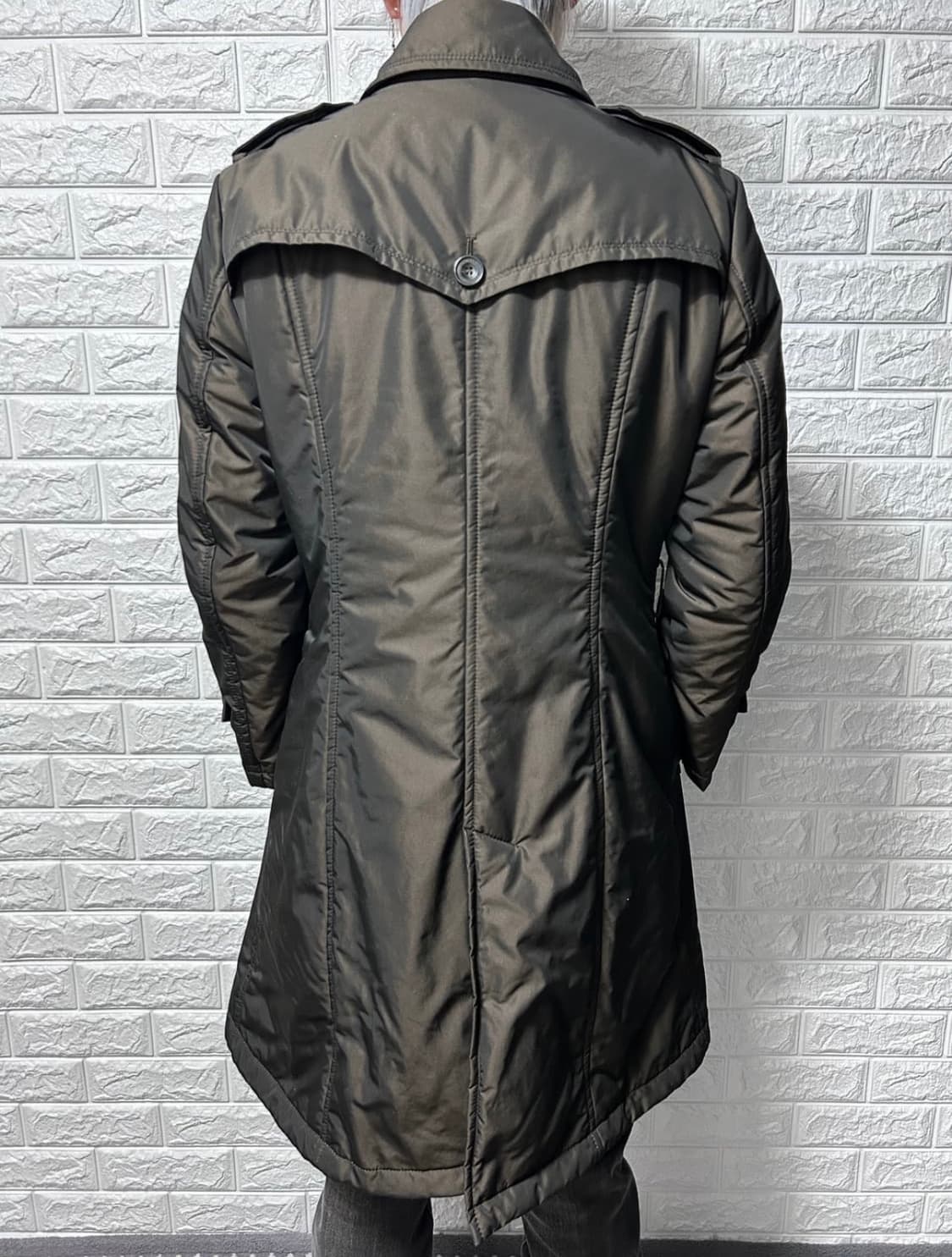 아르마니 꼴레지오니 패디드 트렌치 코트 상품이미지3