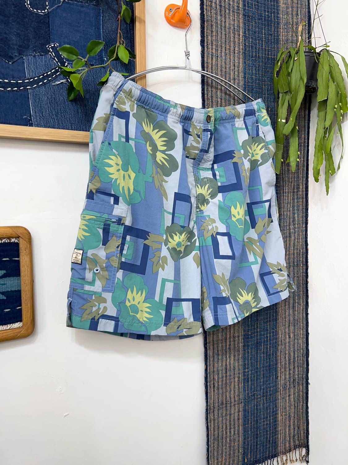 TOMMY BAHAMA Nylon Floral Board Shorts  상품이미지3