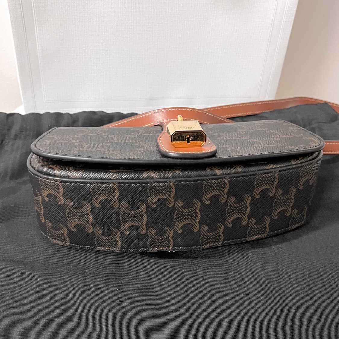 [S급/정품] 셀린느 타부 클러치 스트랩 가방 타부백 상품이미지7