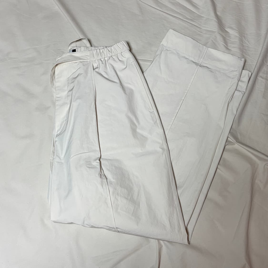 [L] 아모멘토 라이트 베이지 나일론 팬츠 상품이미지2