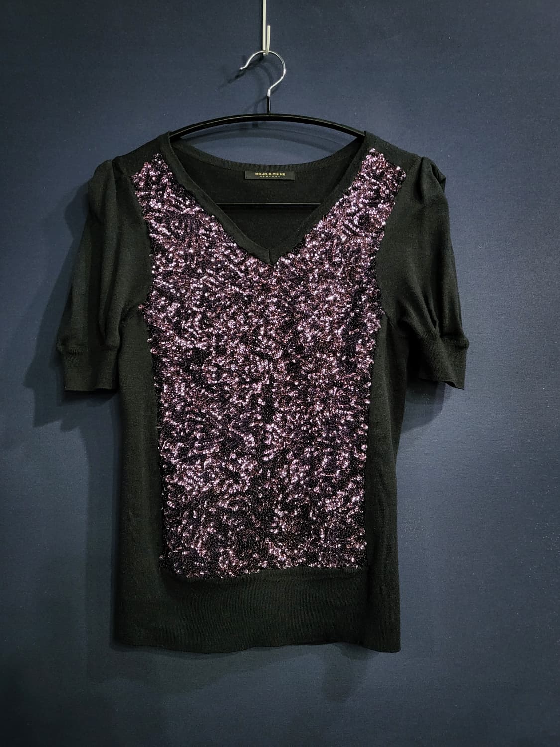 모조에스핀 뉴욕 스팽글 브이넥 니트 상품이미지1