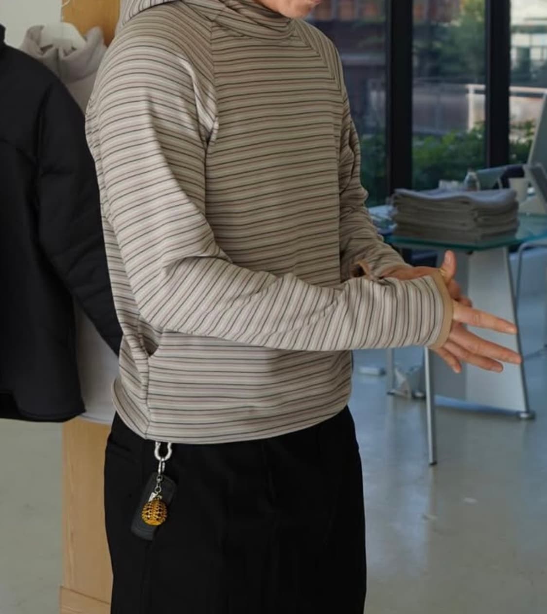 [포코포스카] HIGH NECK TAPE HOODIE 상품이미지3