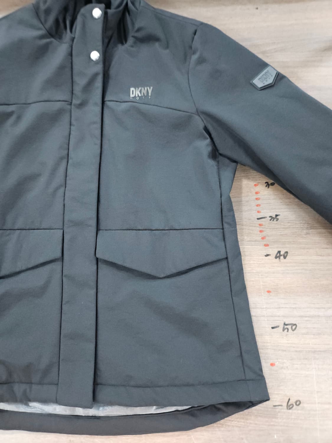 DKNY 골프 여성 블랙 후드 바람막이 점퍼  S 상품이미지8