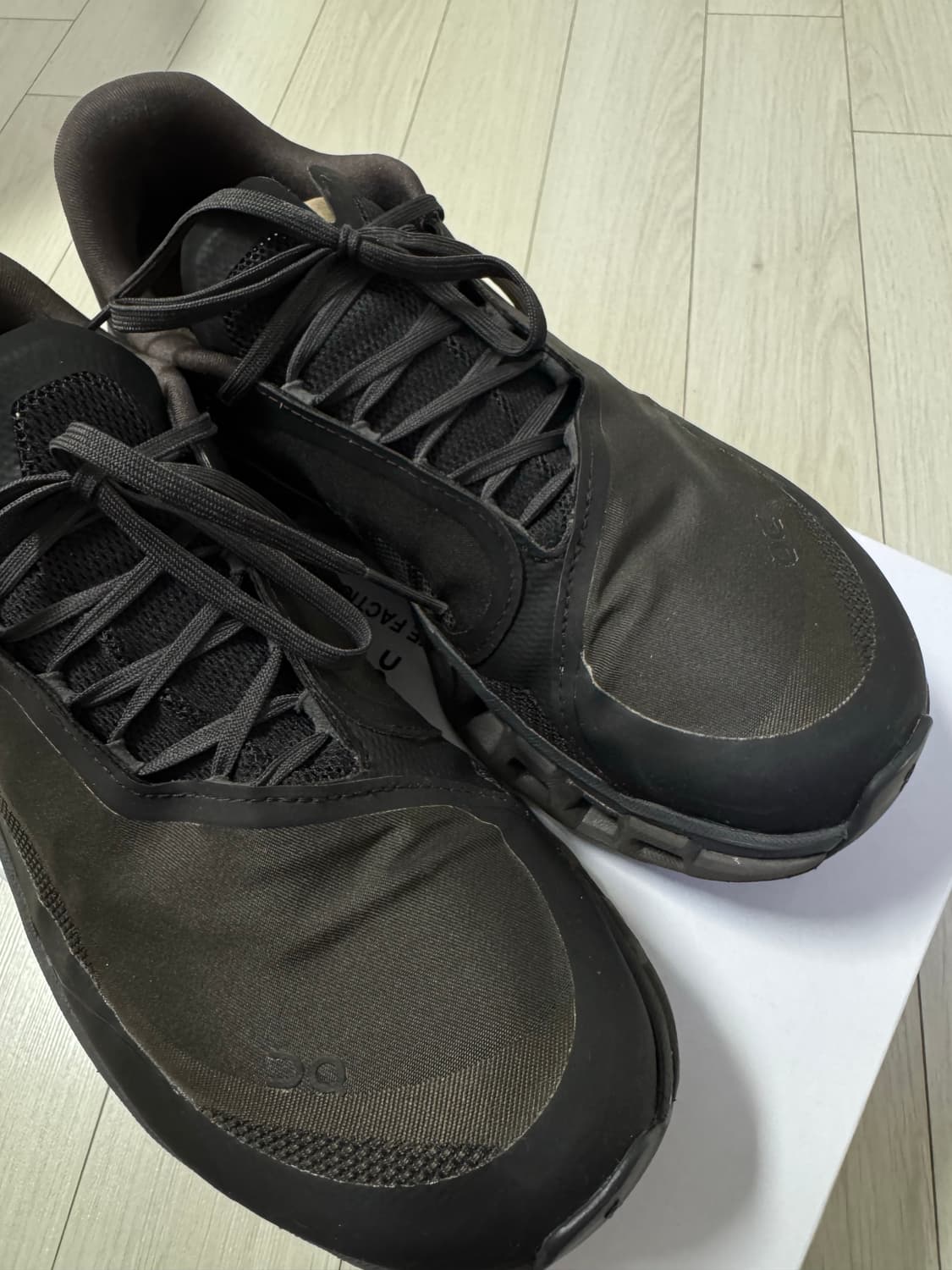 온러닝 파프 콜라보 브라운 컬러 275판매합니다 상품이미지3